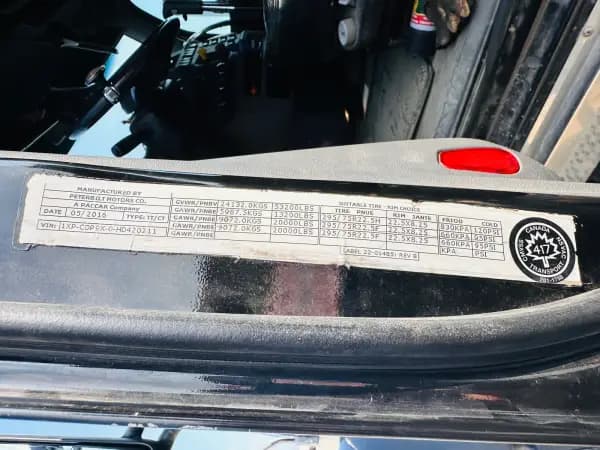 2017 PETERBILT 567 — photo 10