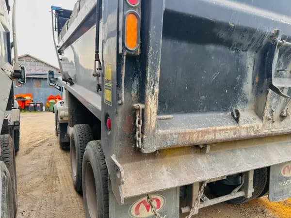 2020 PETERBILT 567 — photo 4
