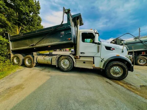 2022 PETERBILT 567 — photo 9
