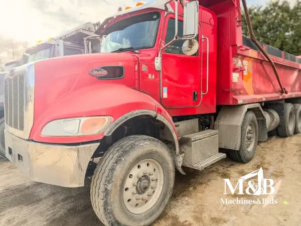 2016 PETERBILT 348 2002R — photo 2