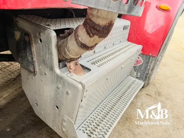 2016 PETERBILT 348 2002R — photo 8