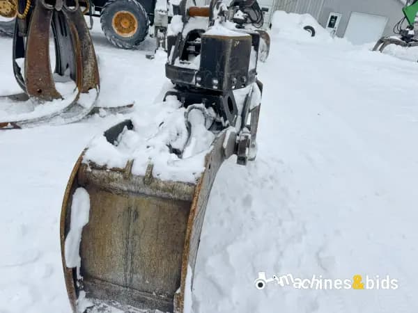 ROTOBEC 8610, Grapples