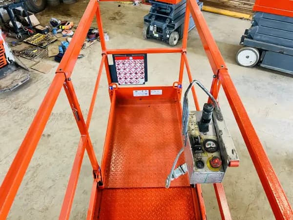 2017 SKYJACK SJIII3219 — photo 9