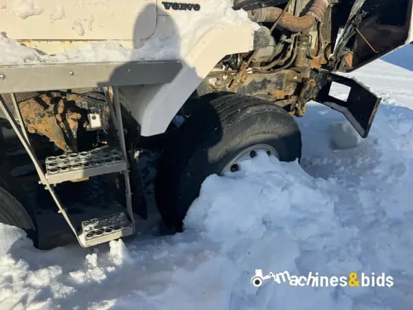 2000 VOLVO ACL84F — photo 15