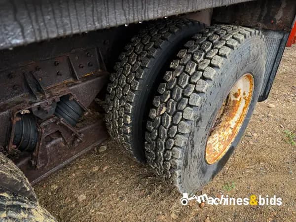 2002 VOLVO VHD124B200 — photo 10