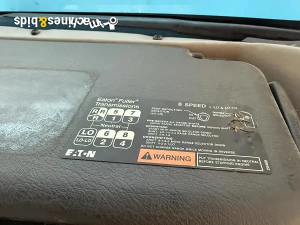 2002 VOLVO VHD124B200 — photo 13