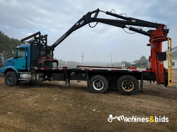 2002 VOLVO VHD124B200 — photo 6