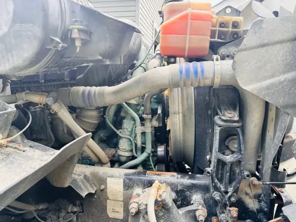2019 VOLVO VHD64B200 — photo 16