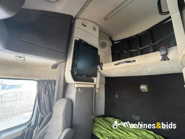 2015 VOLVO VNL64T670