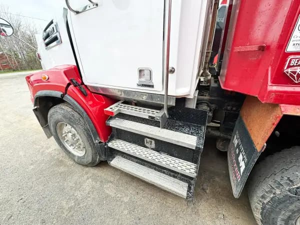 2015 WESTERN STAR 4700 — photo 14