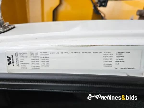 2022 WESTERN STAR 4700 — photo 2