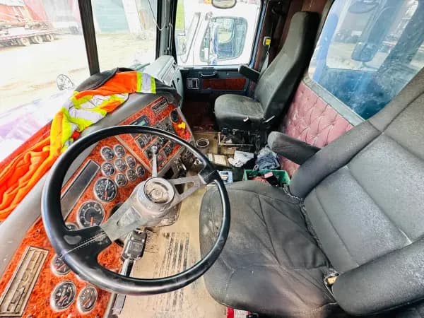 2011 WESTERN STAR 4900 — photo 19