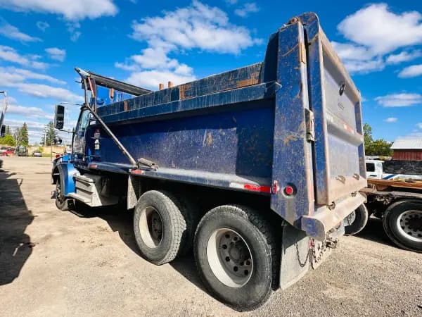 2011 WESTERN STAR 4900 — photo 3