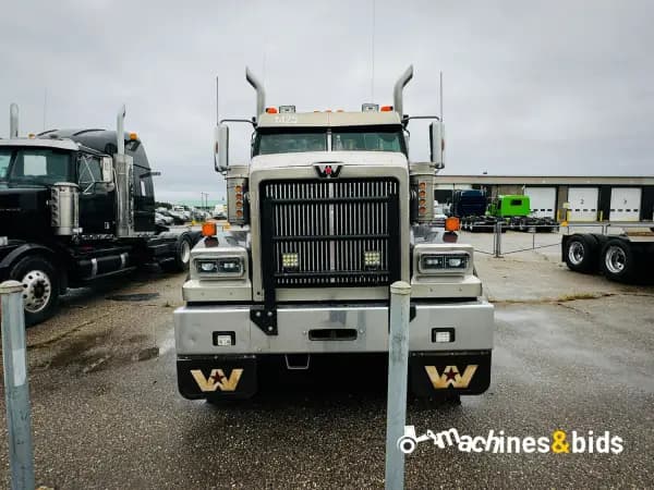 2020 WESTERN STAR 4900