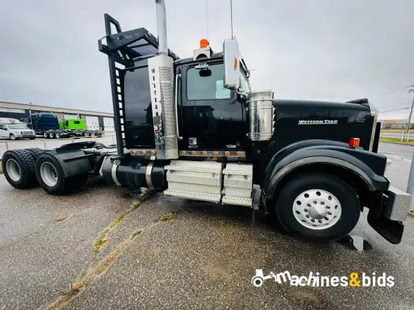 2020 WESTERN STAR 4900 — photo 5