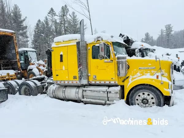 2012 WESTERN STAR 4900FA — photo 2