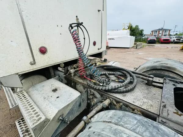 2017 WESTERN STAR 4900FA — photo 17