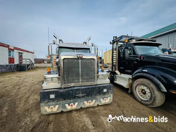 2019 WESTERN STAR 4900FA — photo 8