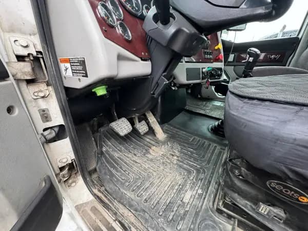 2022 WESTERN STAR 5700 — photo 16
