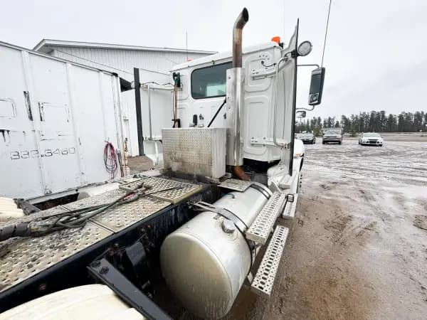 2022 WESTERN STAR 5700 — photo 4