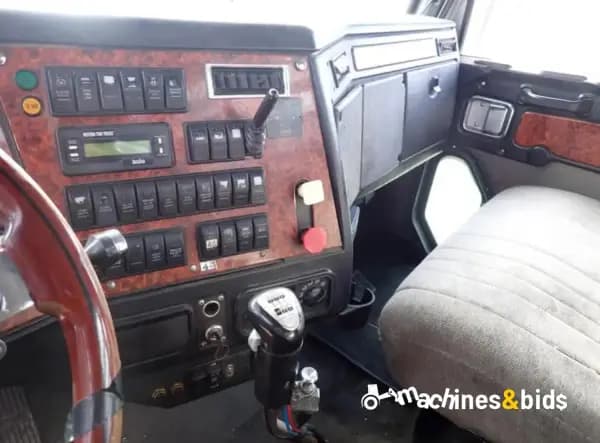 2004 WESTERN STAR 6900XD