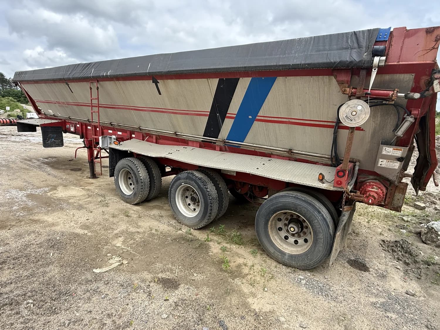 2009 TRAIL KING OLB 334 — photo 21