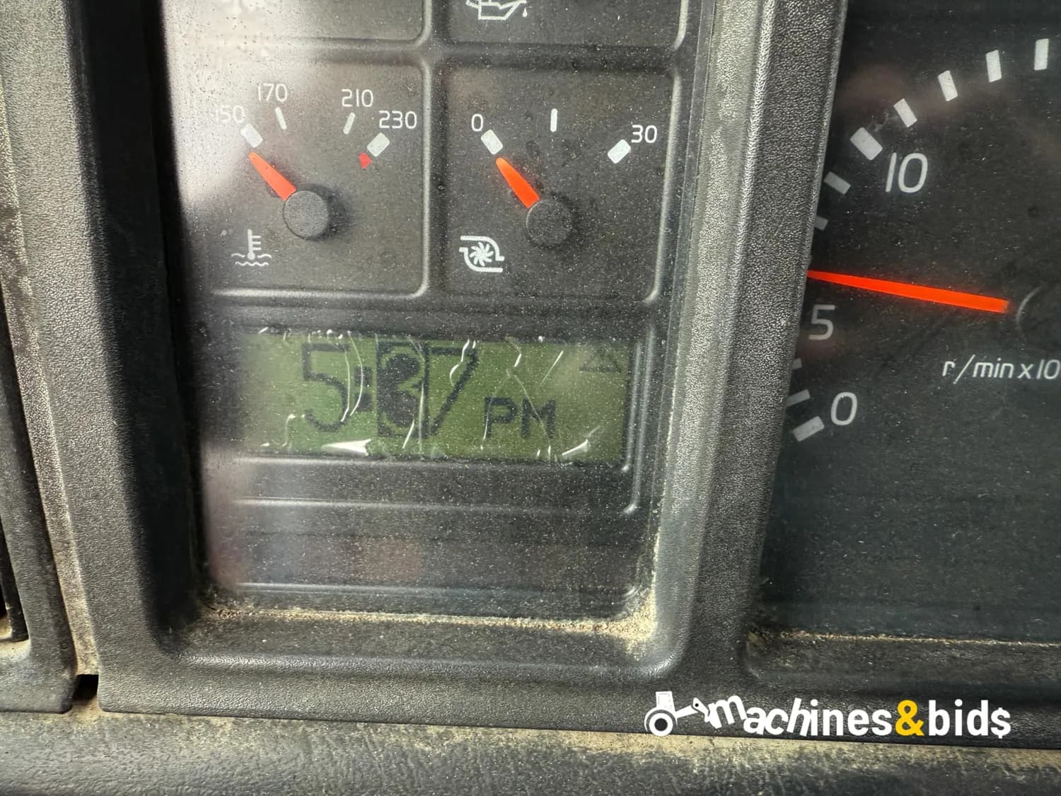 2002 VOLVO VHD124B200 — photo 15