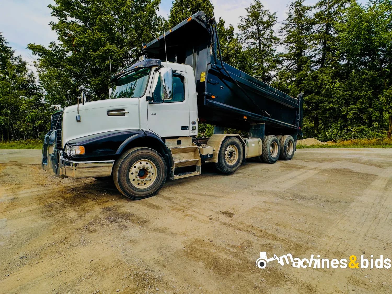2020 VOLVO VHD64B300 — photo 10