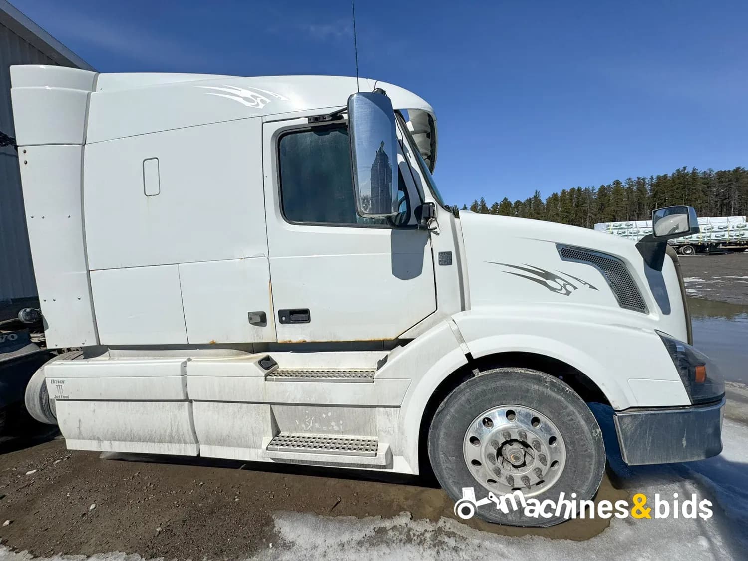 2015 VOLVO VNL64T670