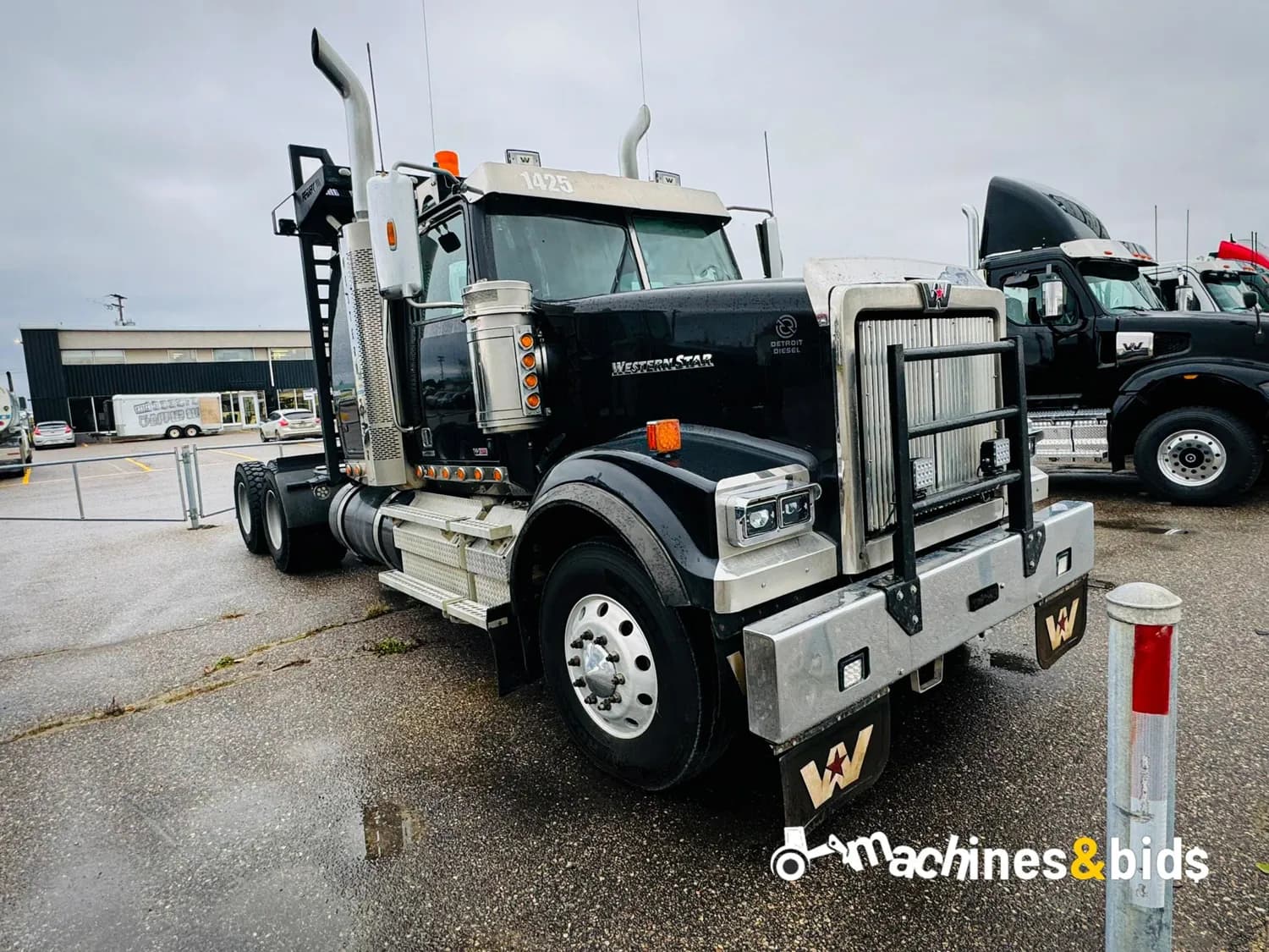 2020 WESTERN STAR 4900 — photo 2