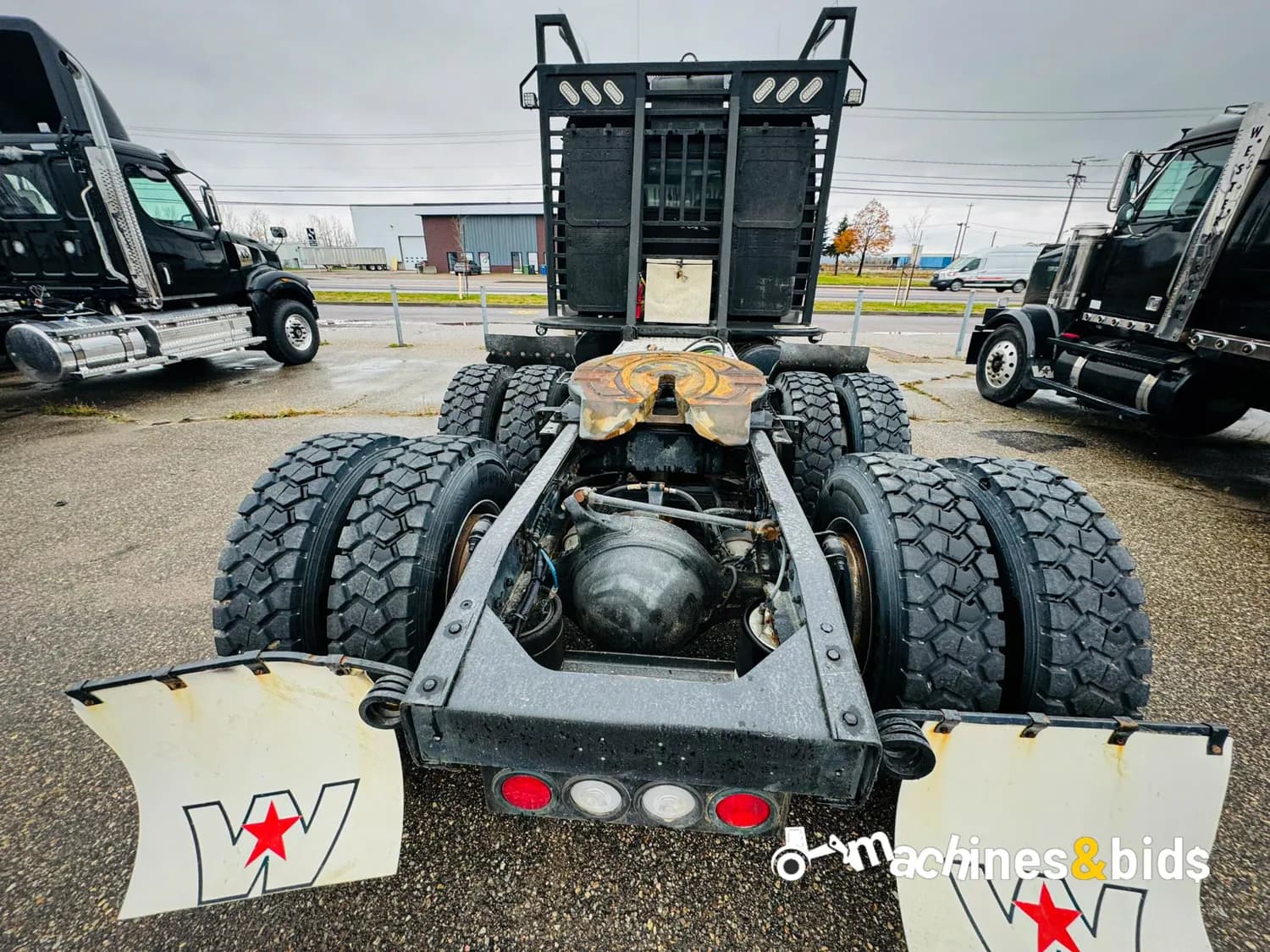 2020 WESTERN STAR 4900 — photo 8