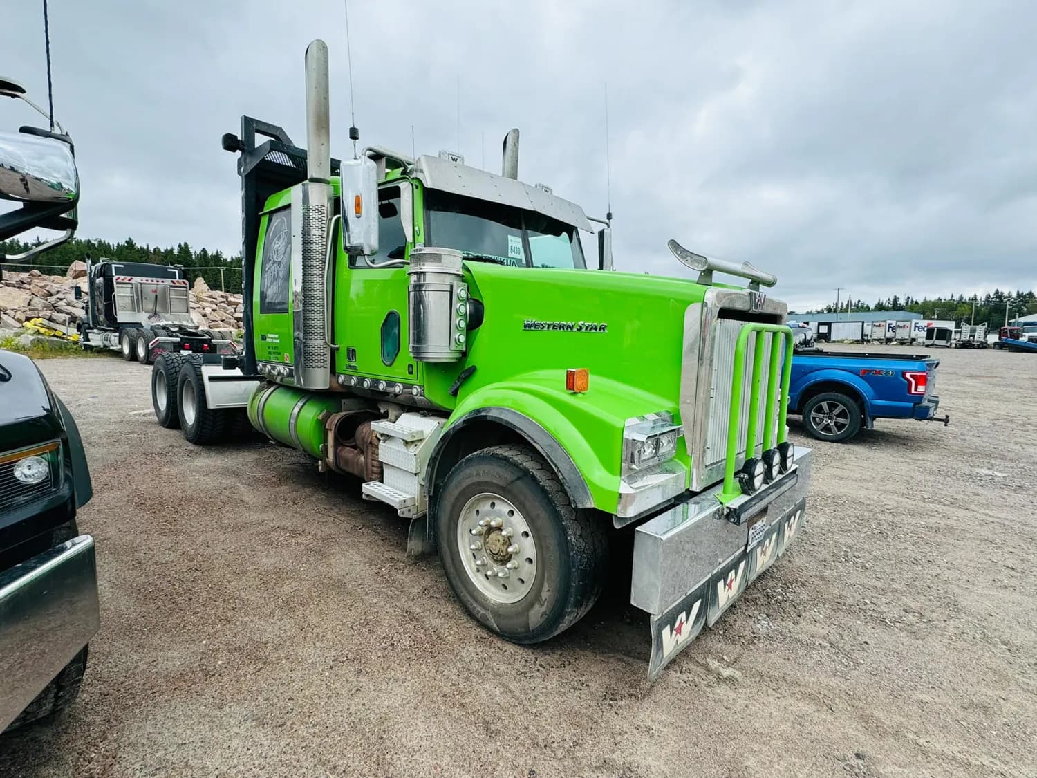 2022 WESTERN STAR 4900 — photo 11