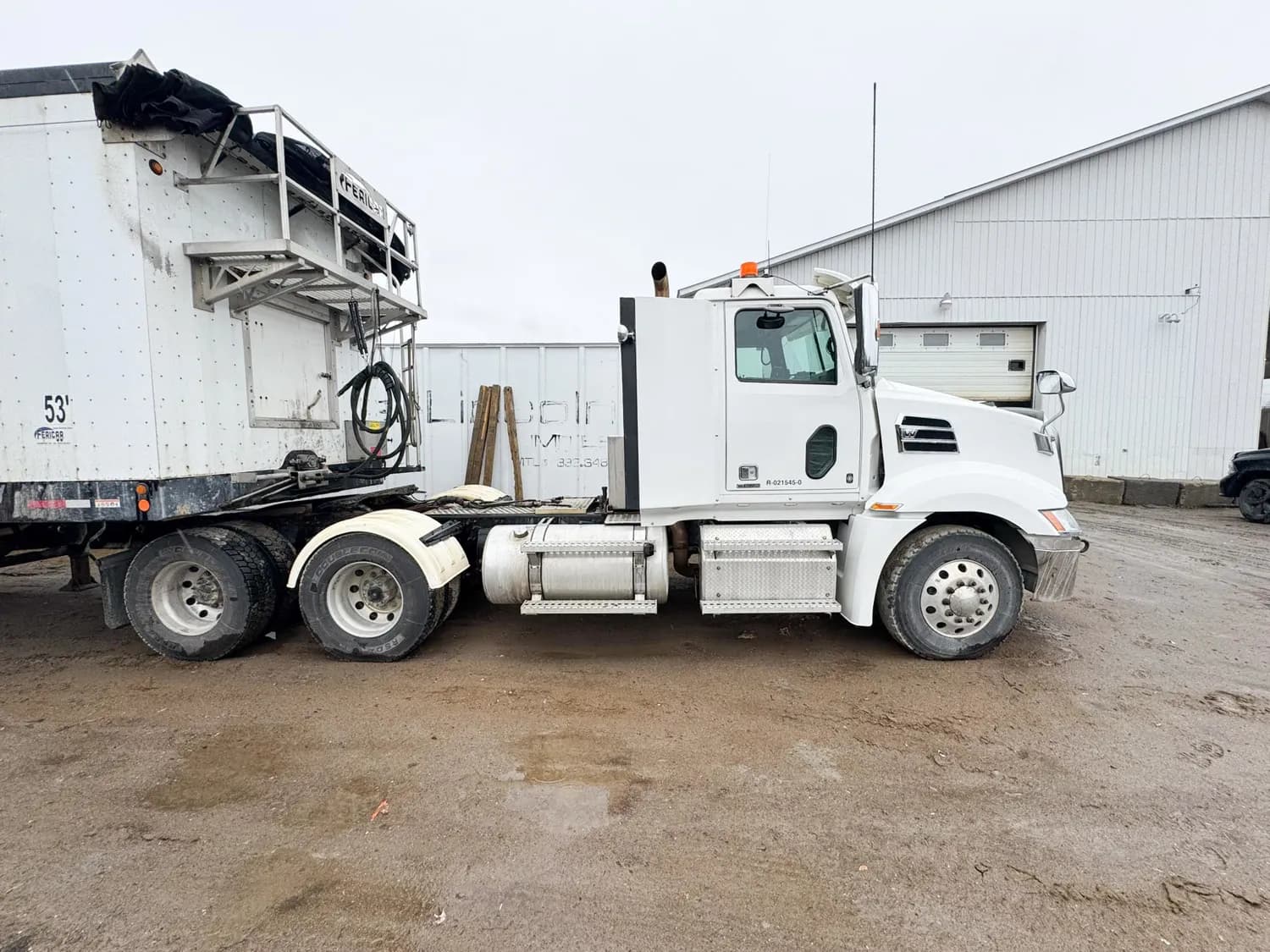 2022 WESTERN STAR 5700