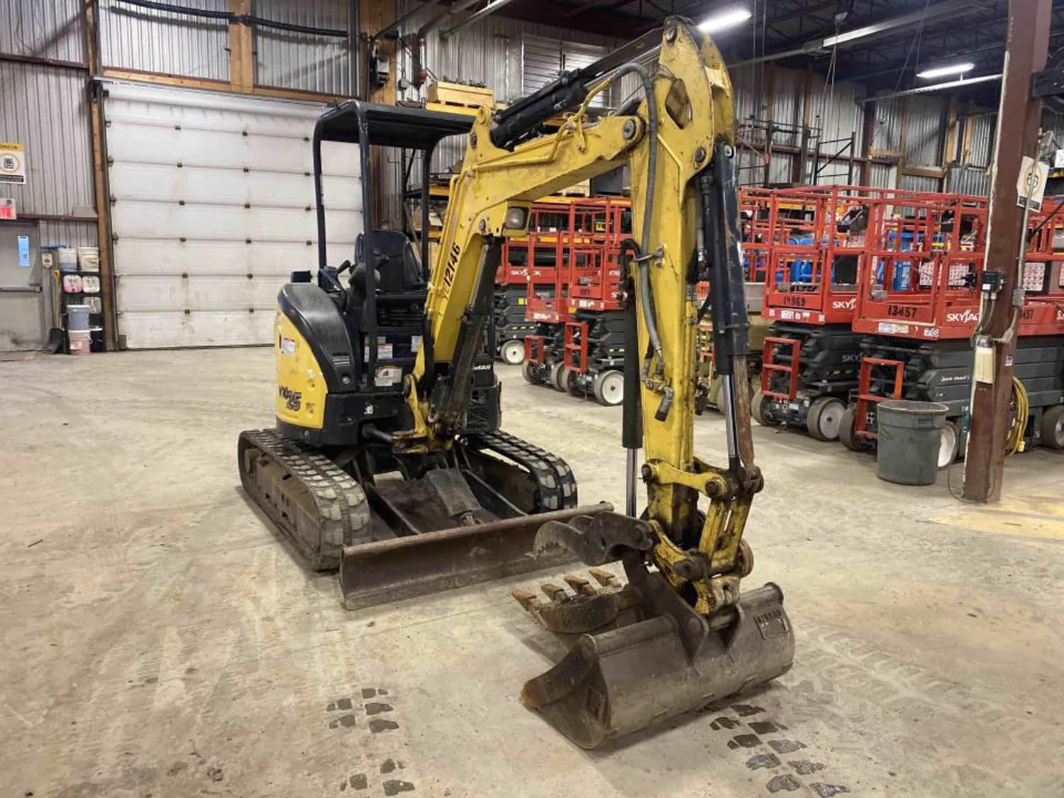2018 YANMAR VIO25 1835G — photo 2